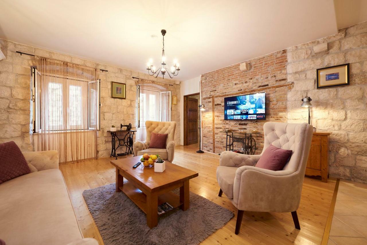 Apartment Capo Residence - Old Town - Parking Trogir Zewnętrze zdjęcie