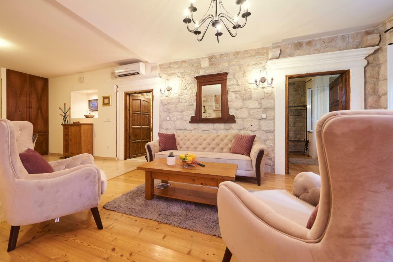Apartment Capo Residence - Old Town - Parking Trogir Zewnętrze zdjęcie