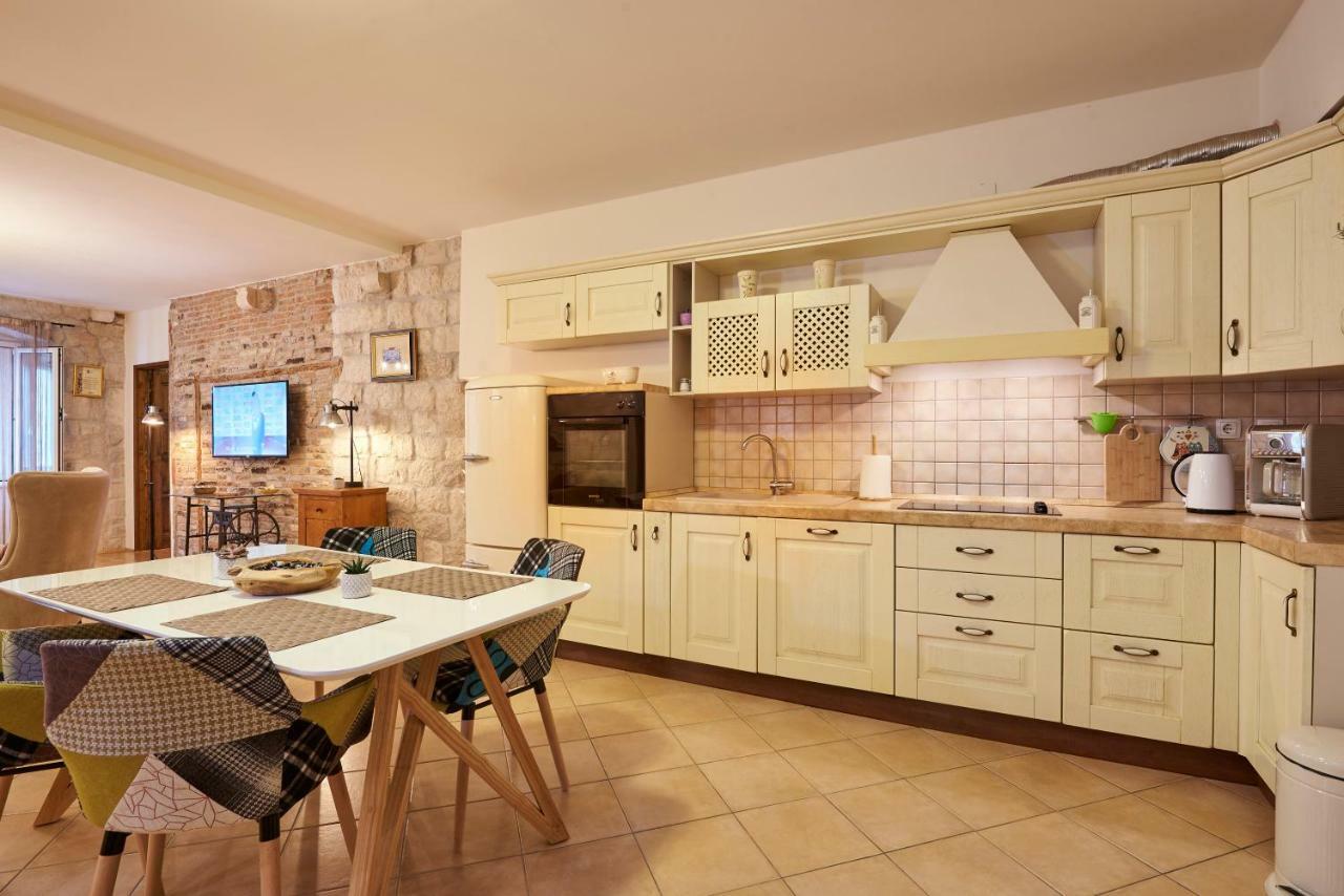 Apartment Capo Residence - Old Town - Parking Trogir Zewnętrze zdjęcie