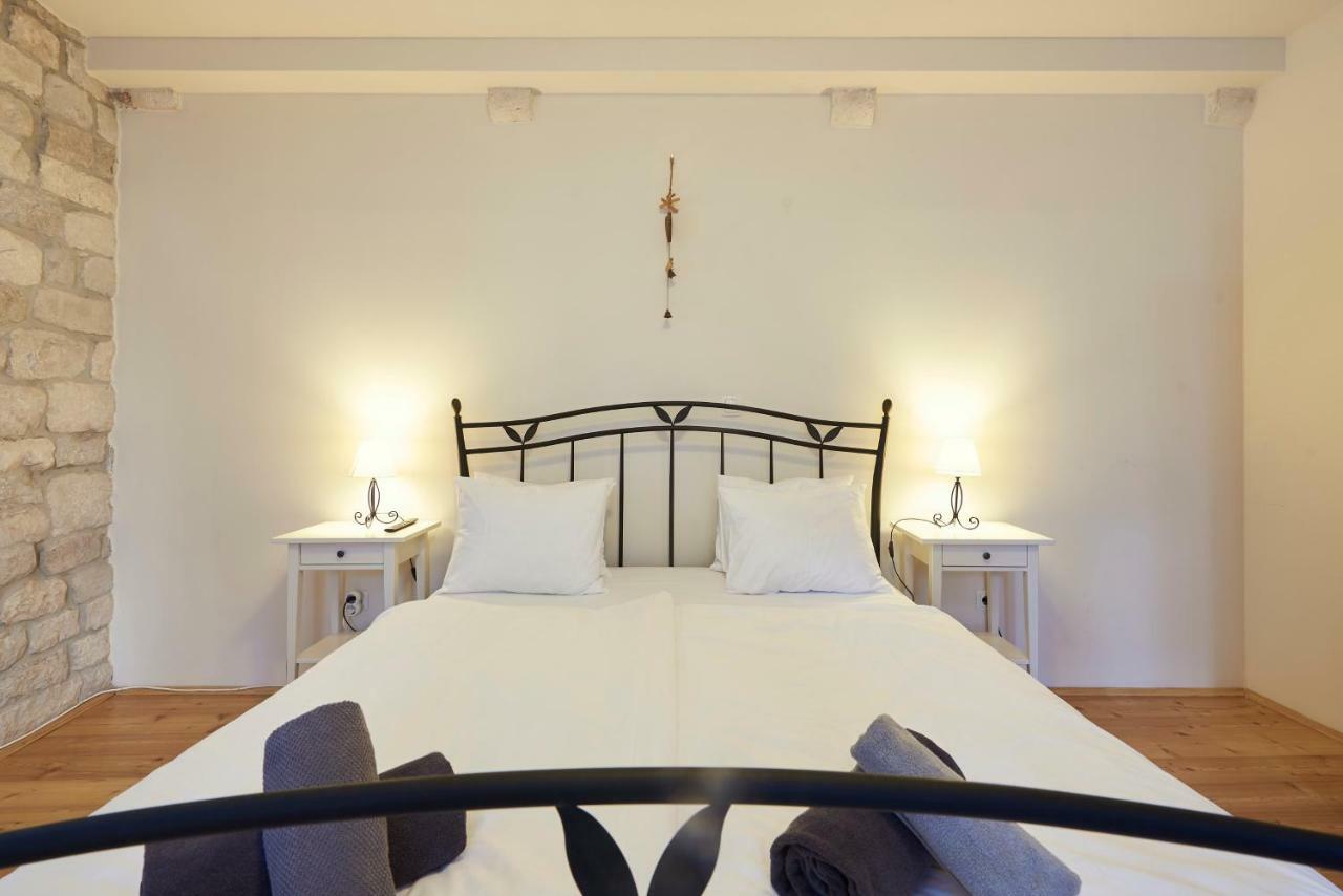 Apartment Capo Residence - Old Town - Parking Trogir Zewnętrze zdjęcie
