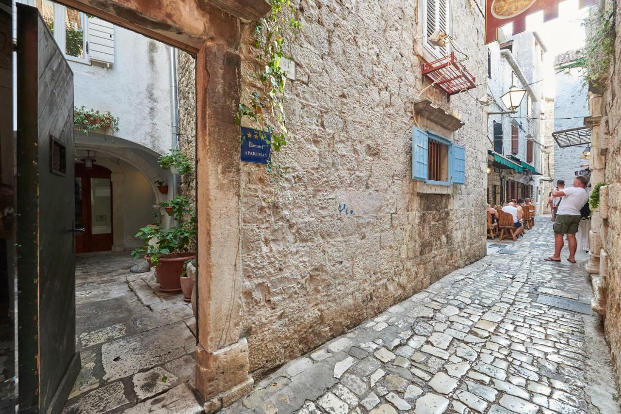 Apartment Capo Residence - Old Town - Parking Trogir Zewnętrze zdjęcie