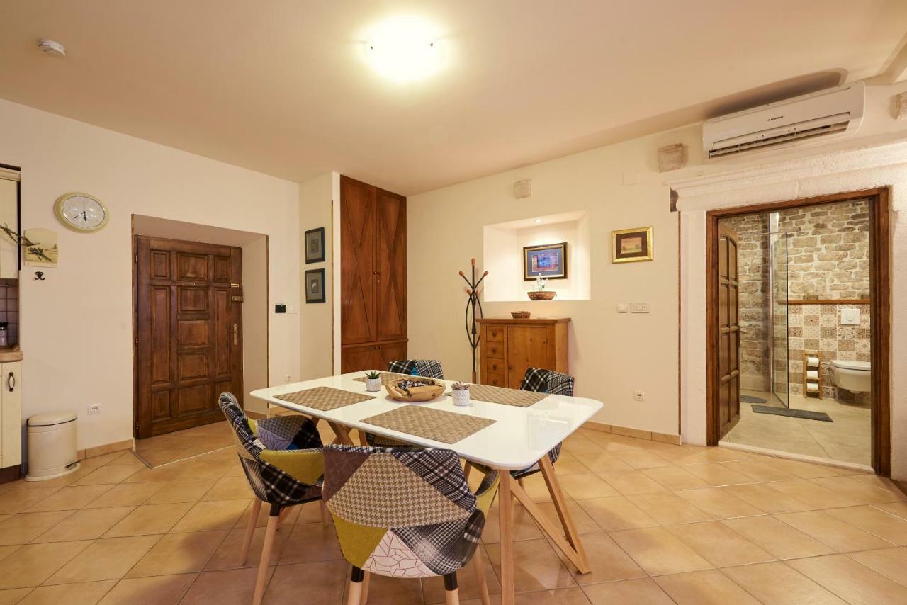 Apartment Capo Residence - Old Town - Parking Trogir Zewnętrze zdjęcie