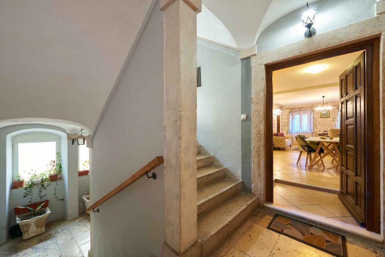 Apartment Capo Residence - Old Town - Parking Trogir Zewnętrze zdjęcie